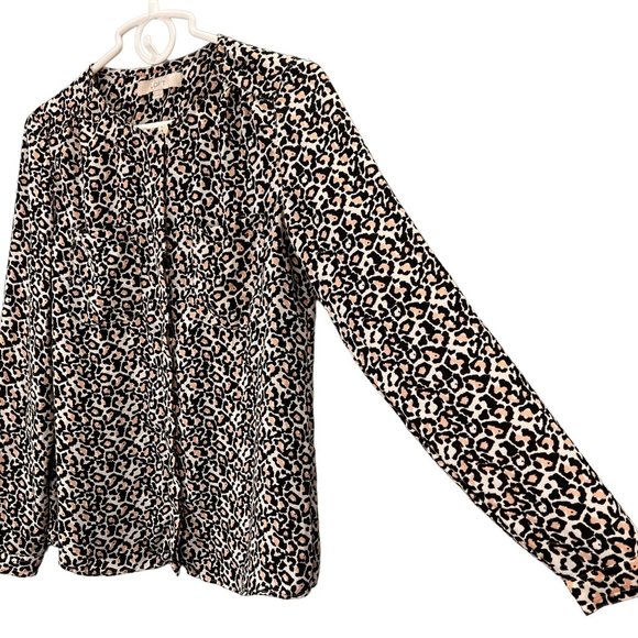 Ann Taylor Loft Animal Print Leopard Button Up Blouse Shirt size XS Round Neck - Picture 1 of 6